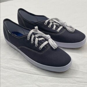 NEW! Keds Lace Up Canvas Sneakers. 6.5S.